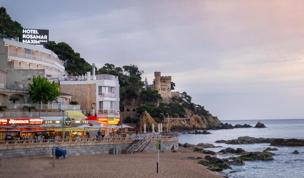 12 person Holiday villa Lloret de Mar Villa Roxy: holidayvilla